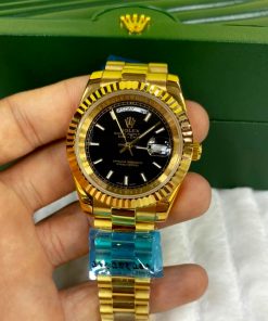 Réplica de Relógio Rolex Day Date - Dourado/Fundo preto